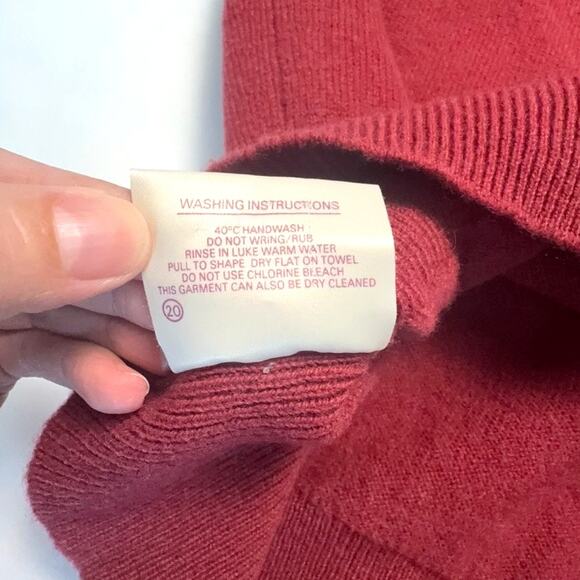 Harrods by Alan Paine Men’s 42 Pure Lambswool Sweater Vest Red Made in Britain - Picture 6 of 7